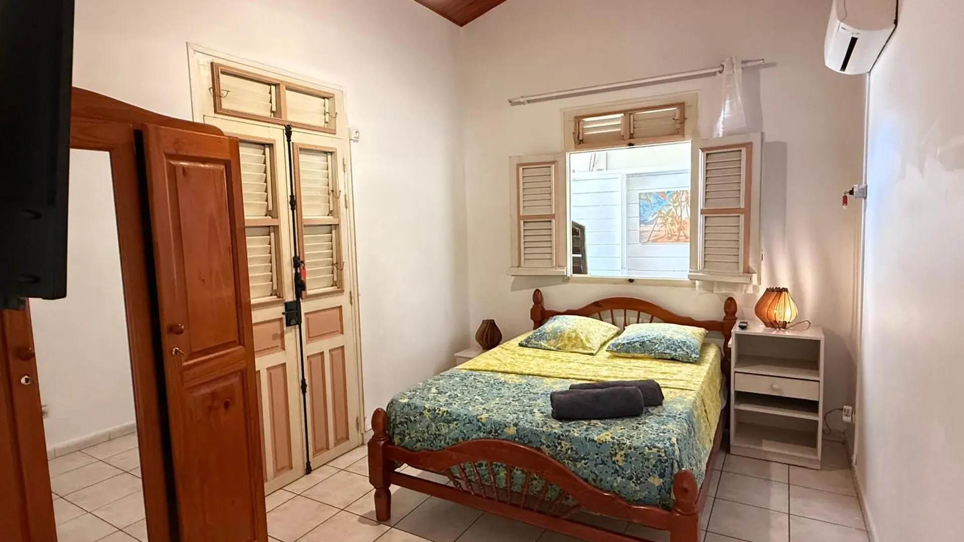 T2 Bis - 50M Du Bourg De St-Anne Apartment Sainte-Anne