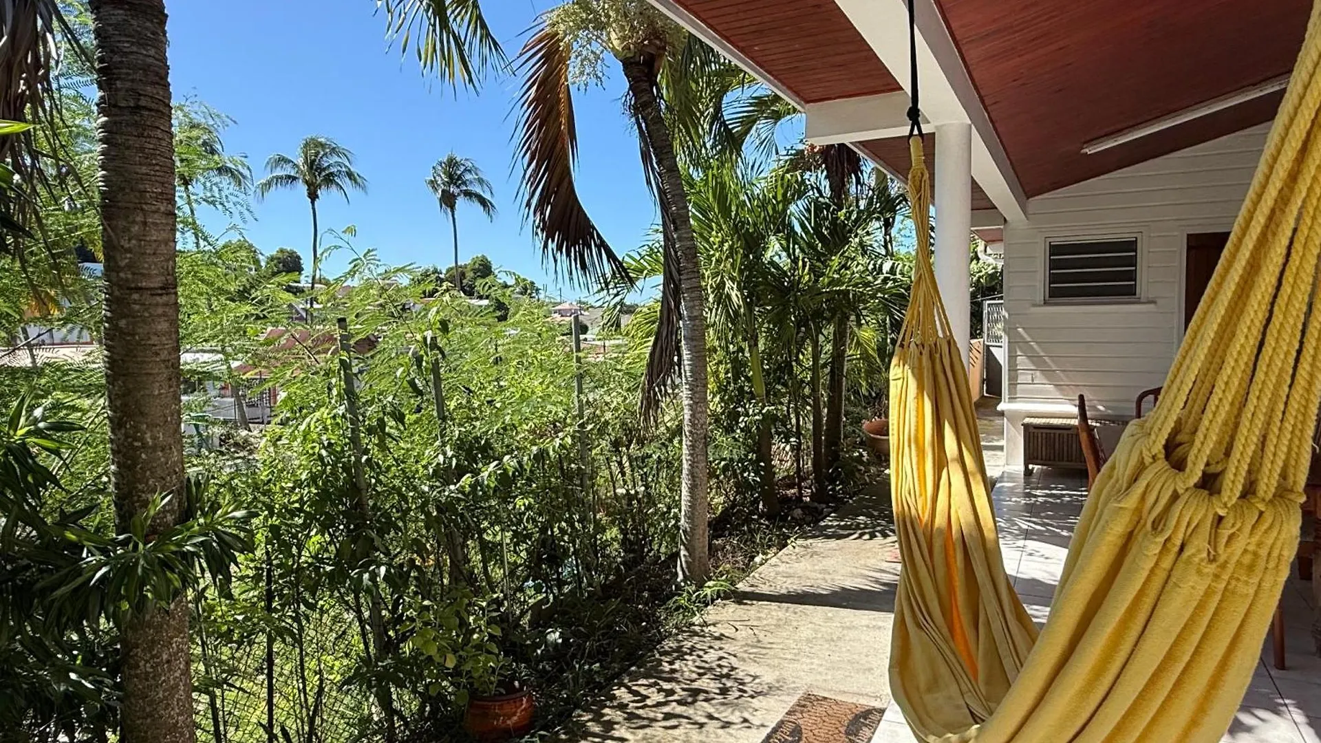 T2 Bis - 50M Du Bourg De St-Anne Apartment Sainte-Anne